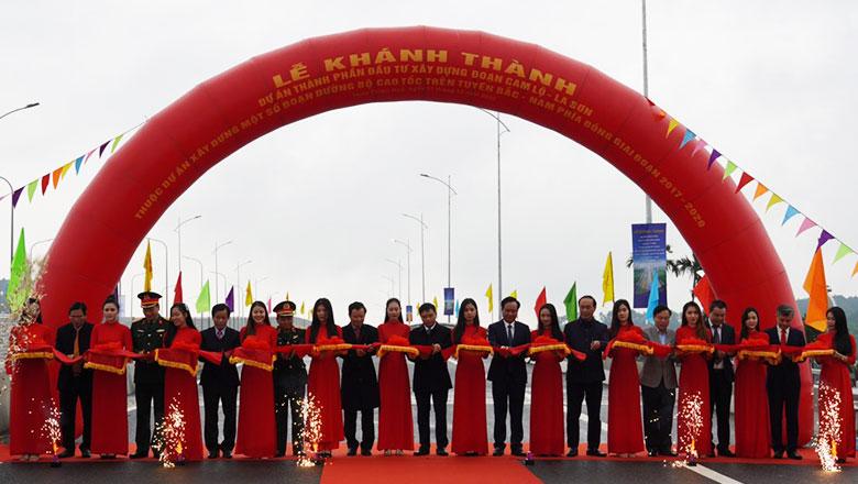 Khánh thành dự án thành phần đoạn Cam Lộ - La Sơn thuộc Dự án đường bộ cao tốc Bắc - Nam phía Đông.