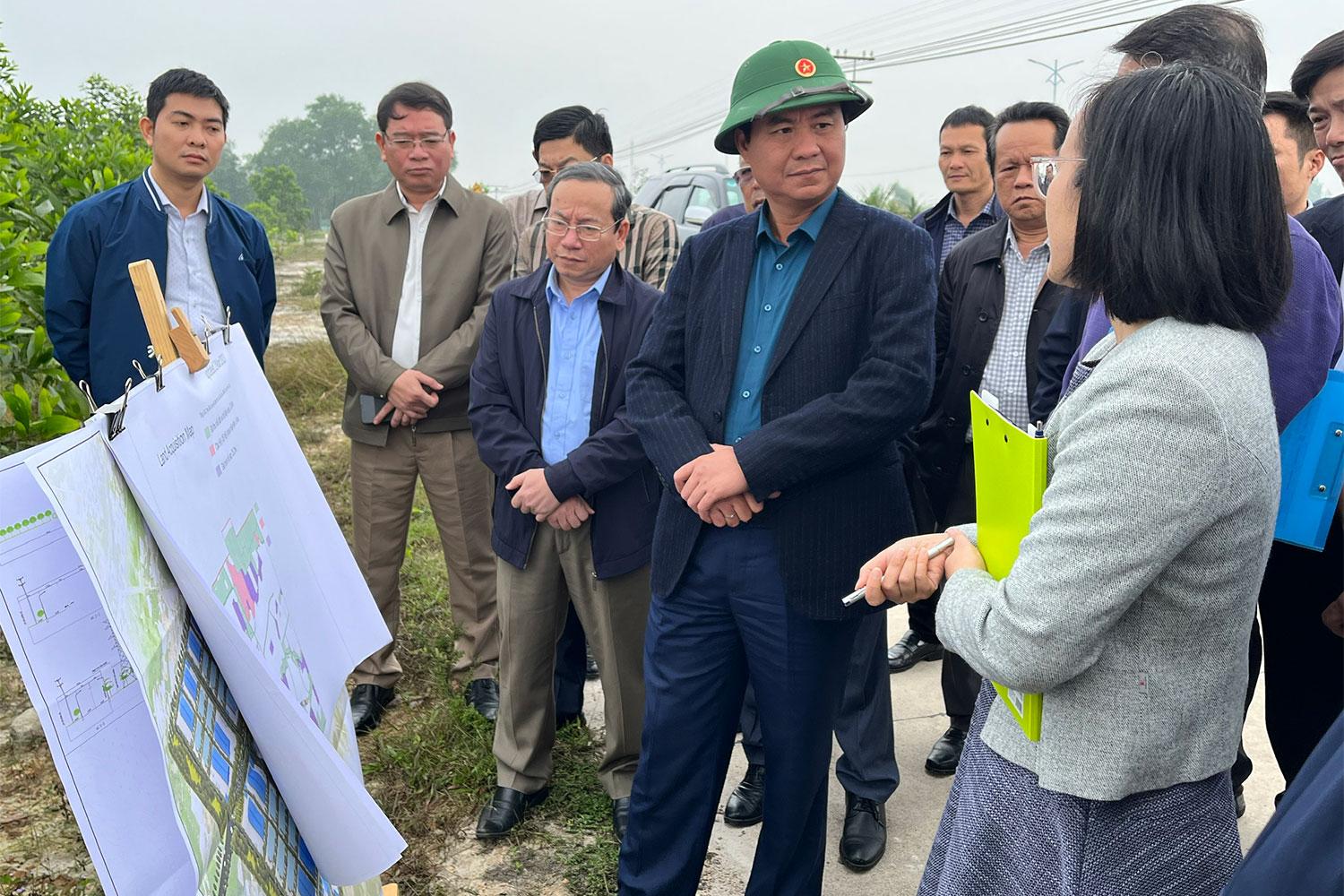 Chủ tịch UBND tỉnh Võ Văn Hưng kiểm tra thực địa Dự án khu công nghiệp Quảng Trị.