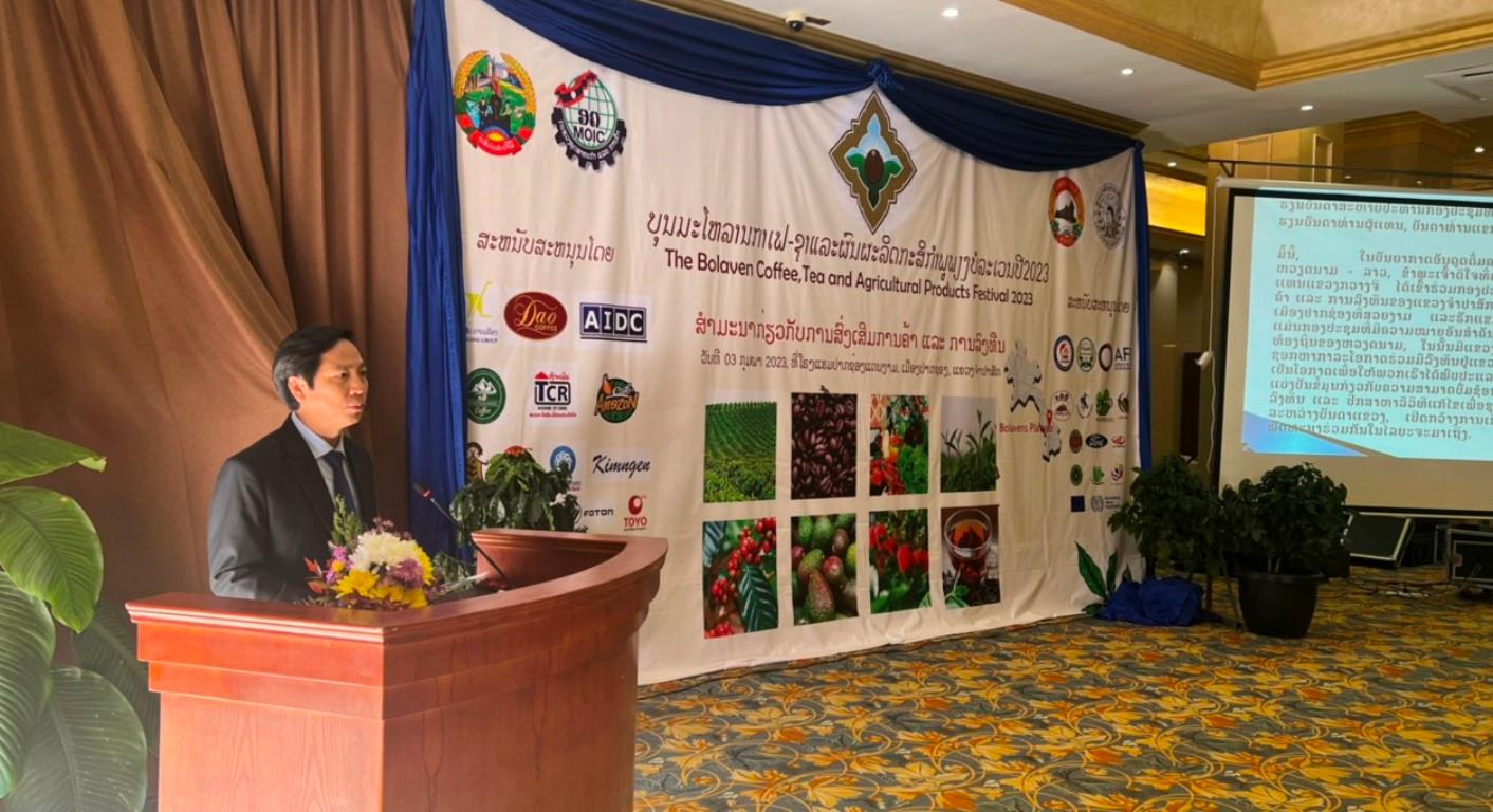 Phó Chủ tịch UBND tỉnh Hoàng Nam phát biểu tại Hội nghị xúc tiến thương mại và đầu tư tỉnh Champasak